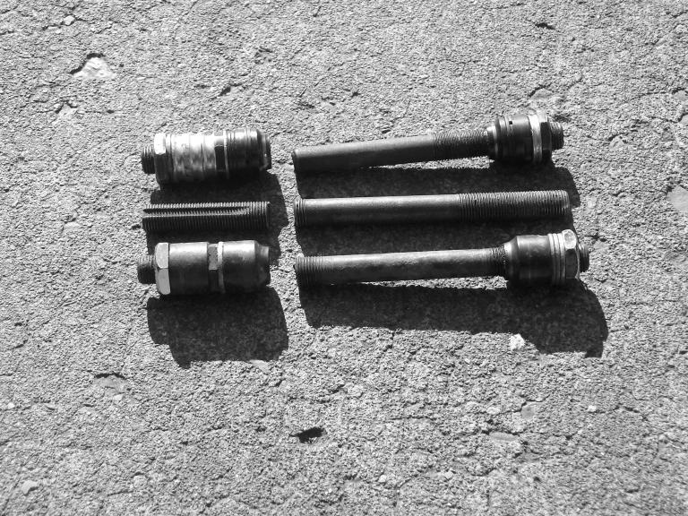 [broken-axles.250.jpg]