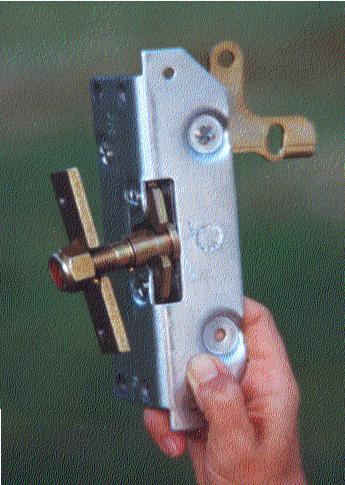 doorlock.jpg (41655 bytes)